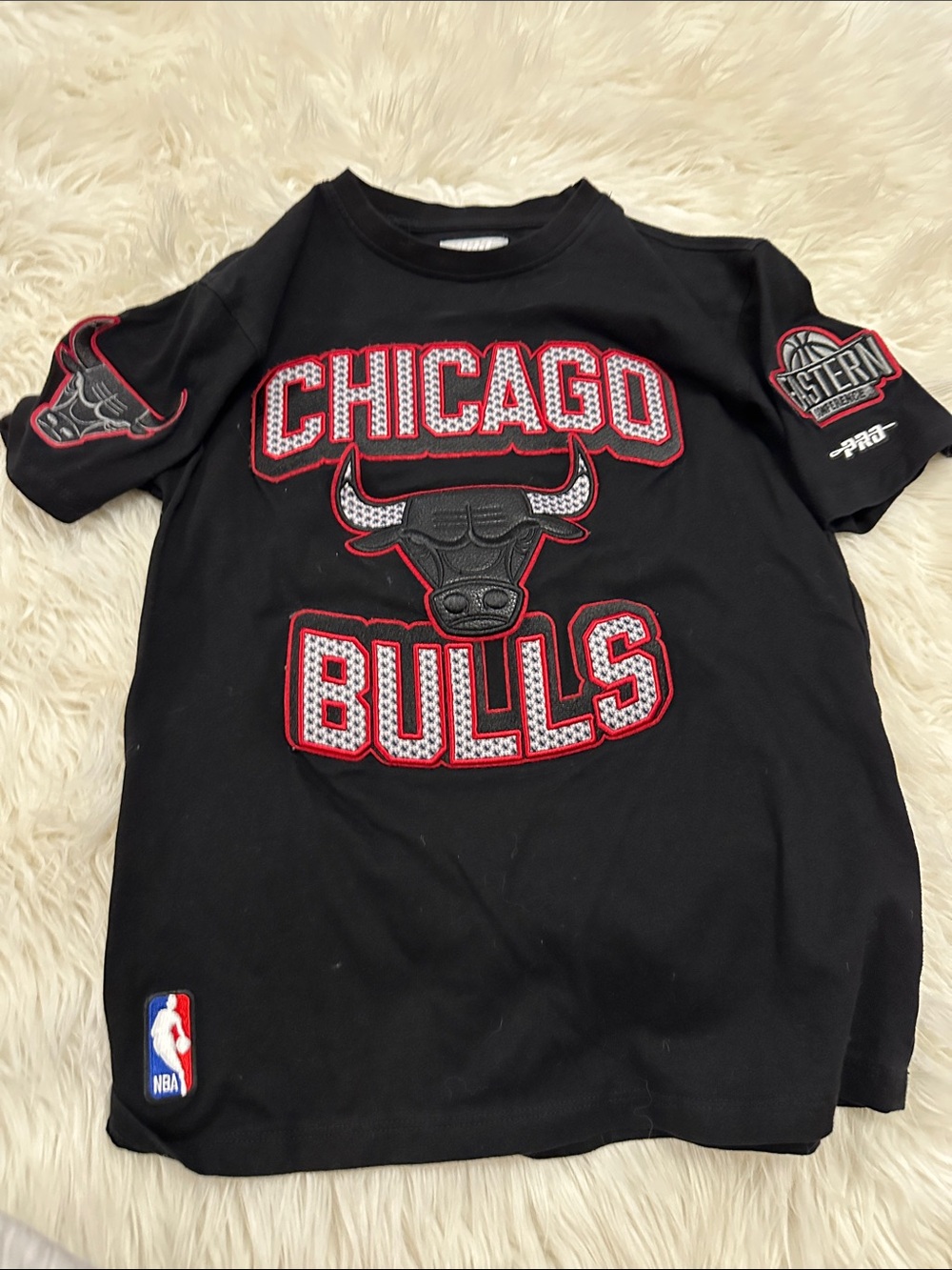 NBA Chicago Bulls Black & Red Kids Short Sleeve Tee